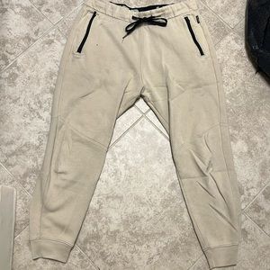 Hollister Joggers with zipper pockets